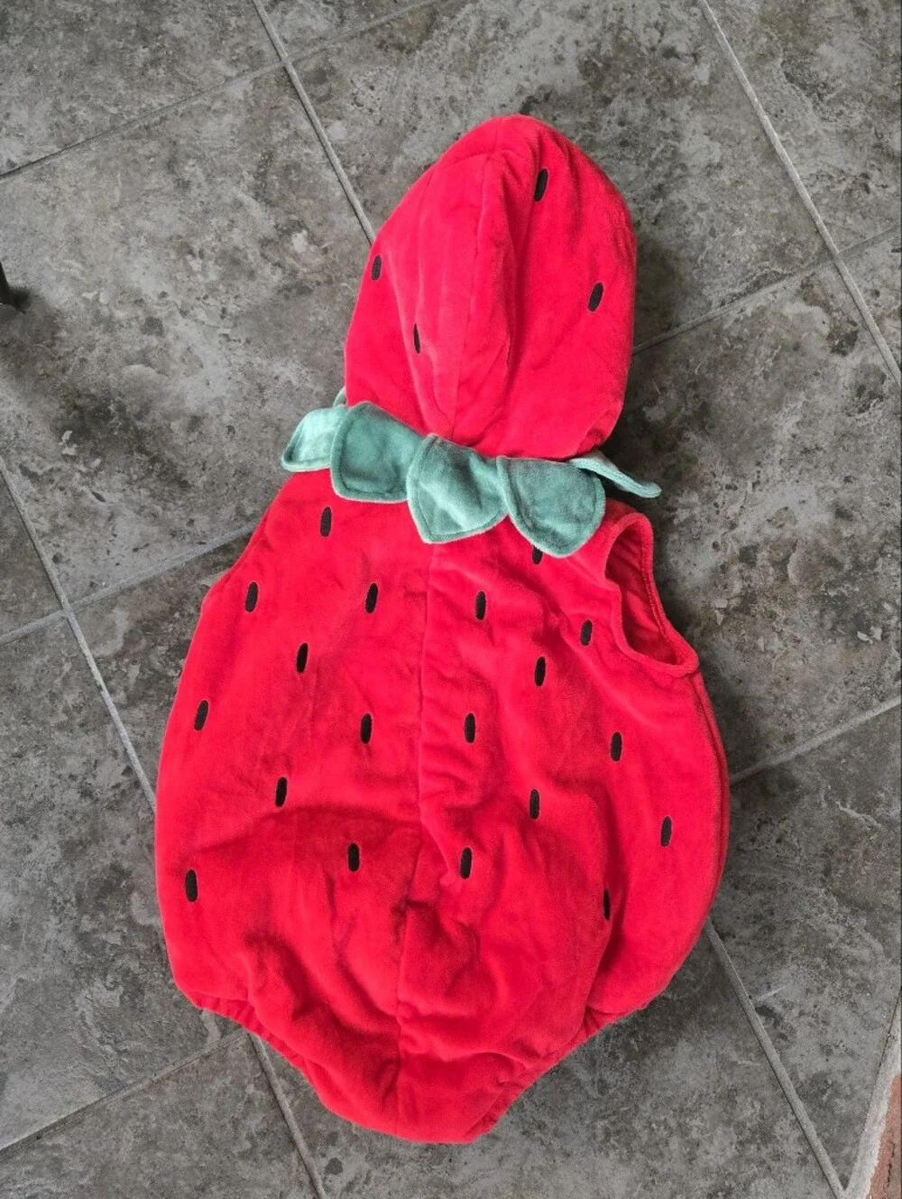 Pottery Barn Kids Strawberry Halloween Costume Snap Baby Onesie 12-24 Months